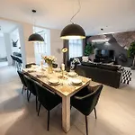 4Br & 2,5Bath Heritage Panorama Apt With Terrace