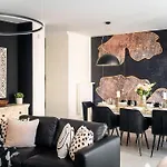4Br & 2,5Bath Heritage Panorama Apt With Terrace